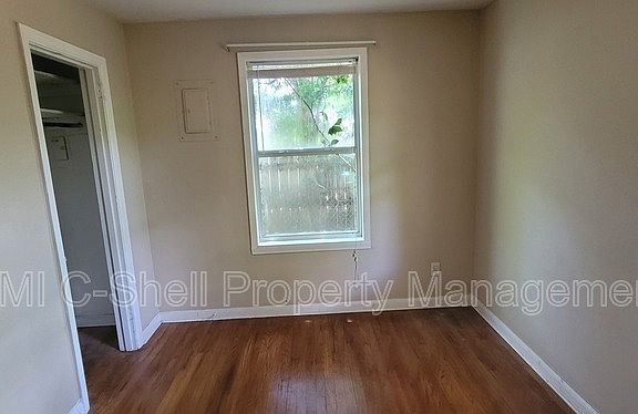4th image of 216 Marine Dr