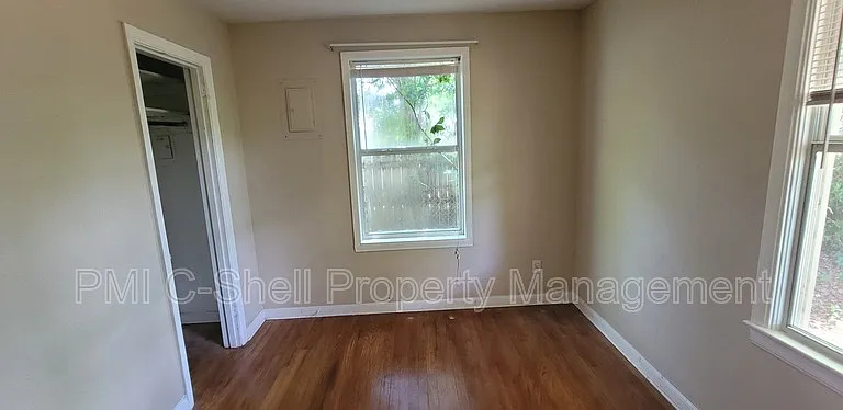 216 Marine Dr — Photo 4