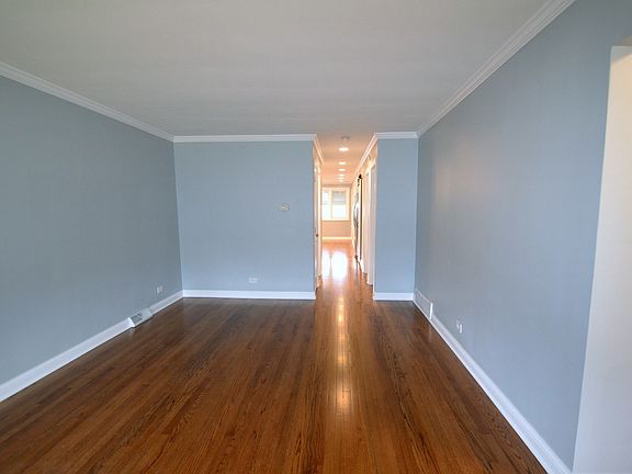 3rd image of 9116 S Clifton Park Ave