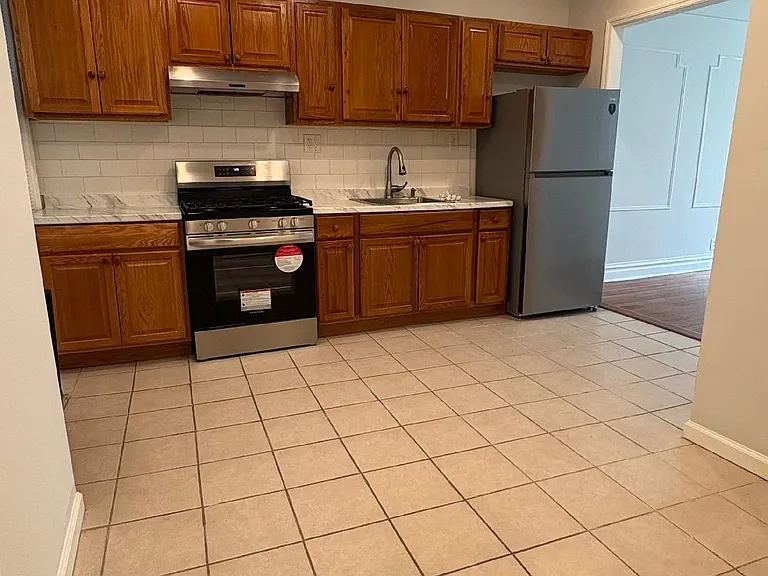 339 Danforth Ave #1F — Photo 3