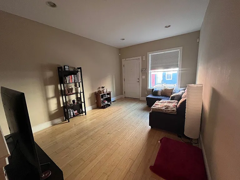 321 N Wiota St — Photo 12
