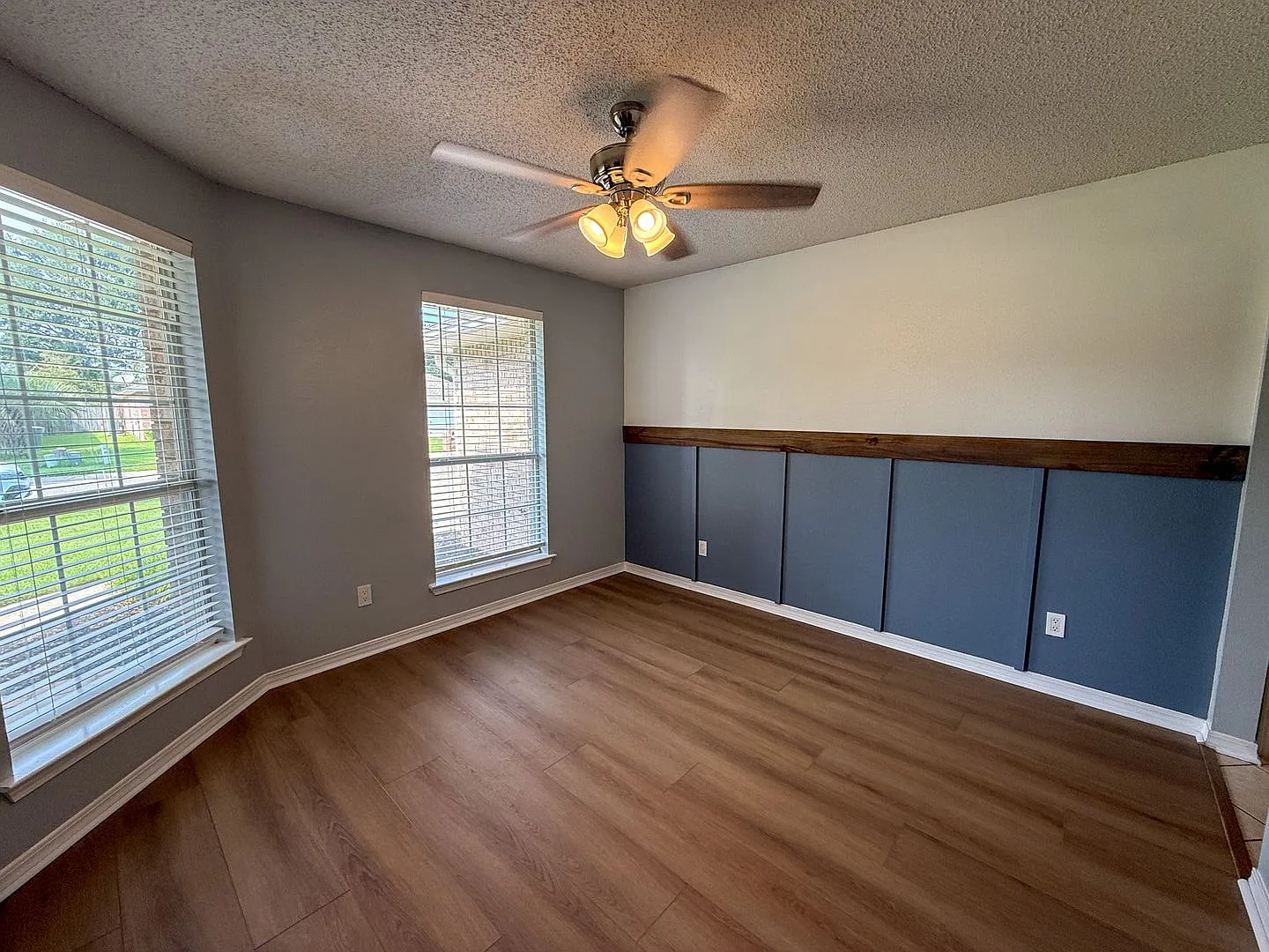 4 Bedroom 3 Bath House in Cantonment with a Pool & Solar Panels! — Photo 4