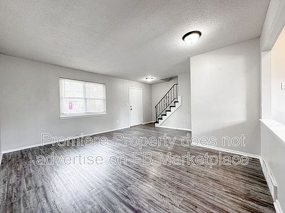 2nd image of 219 N Oak Dr Unit A
