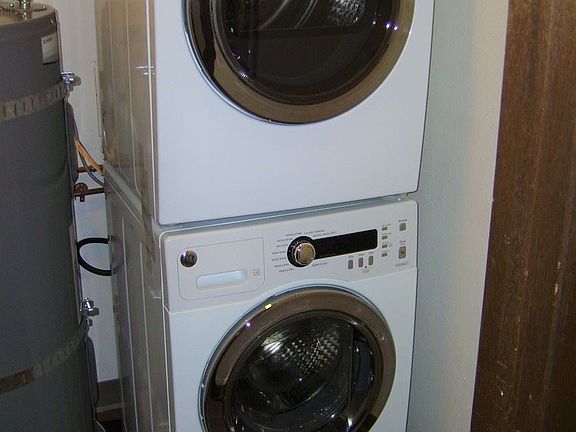 5th image of 1548 NE 177th St APT 203