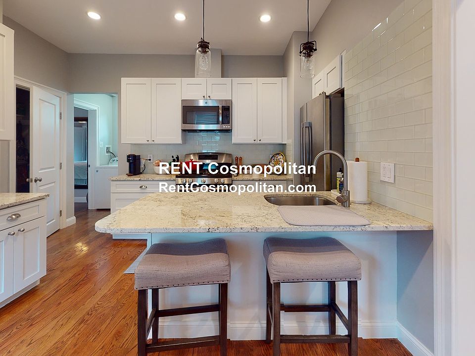 1st image of 15 Sherman St Floor 1