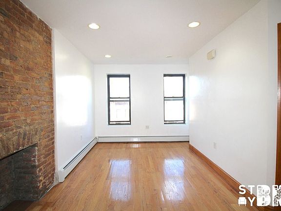 2nd image of 220 Van Buren St #2FDS