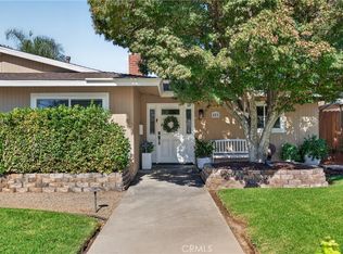 401 Robinhood Ln, Redlands, CA 92373