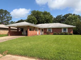 1823 Pluto Dr, Bossier City, LA 71112