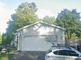 310 Lily Ln, Lakemoor, IL 60051