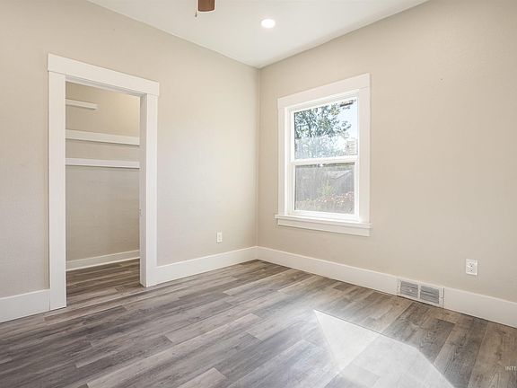 5th image of 1601 Miller Ave