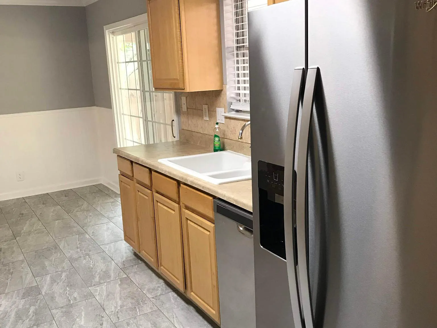 3 bed, 1650 sqft, $1,900 — Photo 4