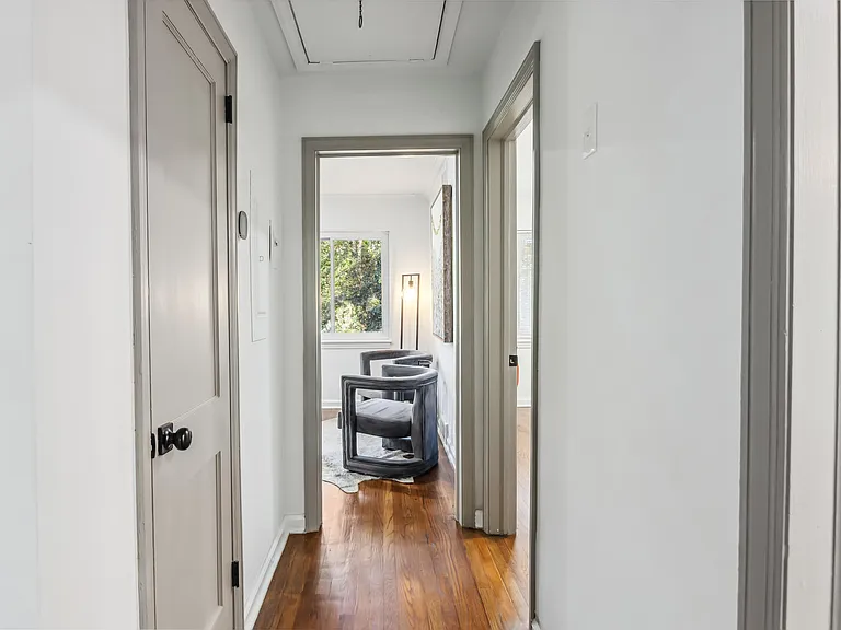 Sylvania Dr — Photo 20