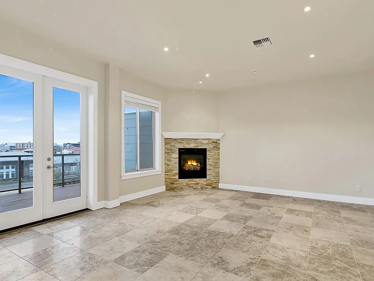 1203 W Holly St — Photo 17