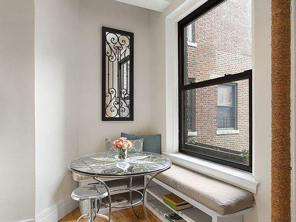2nd image of 1415 Lexington Ave #10D