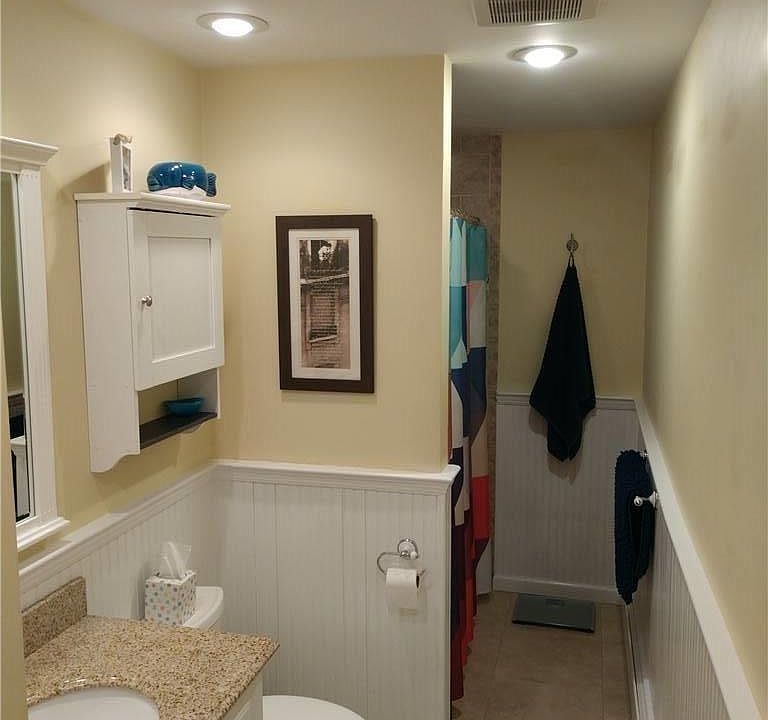 2nd image of 1301 Towne House Vlg