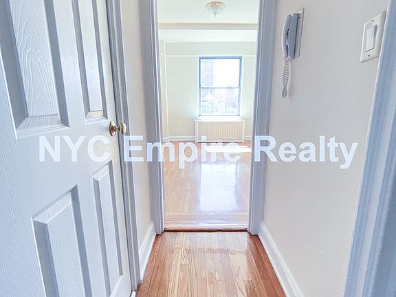 4th image of 301 E 38th St APT 10A