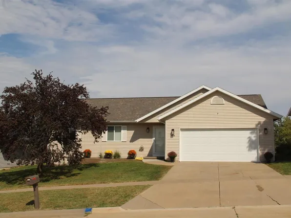 454 Maddie Ln, Tiffin, IA 52340