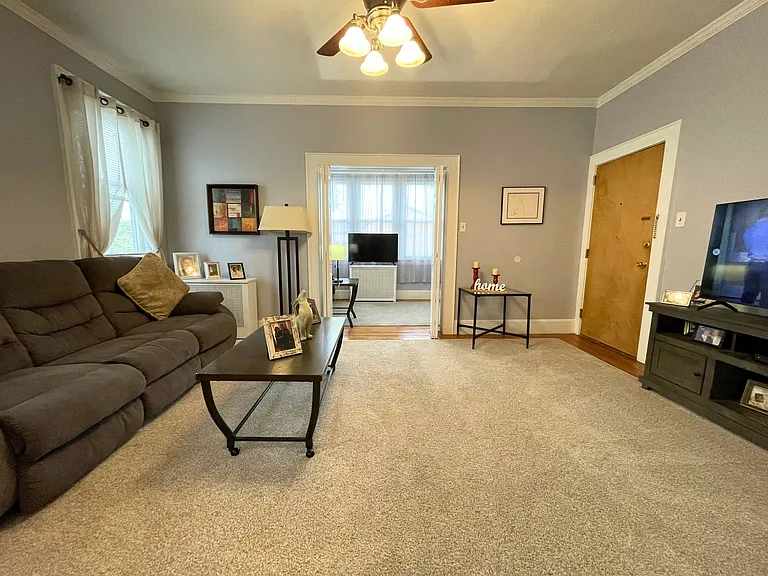 136 N Spring St #2 — Photo 3