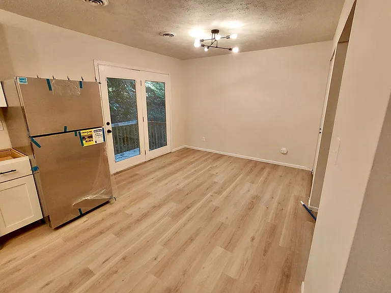 540 Lewis St #E — Photo 6