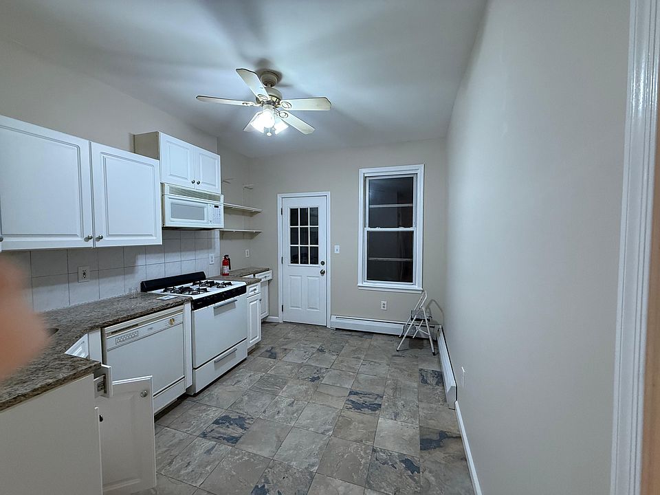 1st image of 424 Kennedy Blvd Floor 1