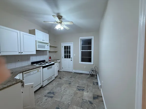 424 Kennedy Blvd Floor 1, Bayonne, NJ 07002