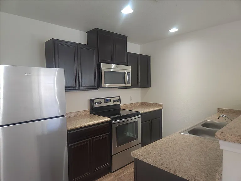 160 Rummel Dr — Photo 4