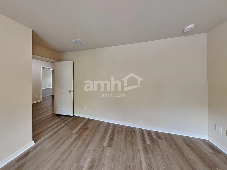 491 Twain Cir SE — Photo 15