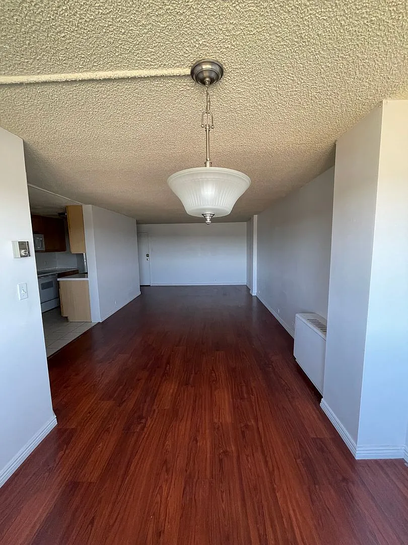 Flexible Living with City Views: 2 Bedroom Unit near Washington Park and DU Campus — Photo 2