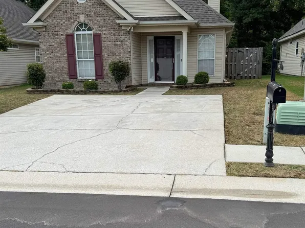 114 Hidden Creek Pkwy, Pelham, AL 35124