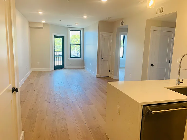 305 Webster Ave #308 — Photo 6