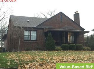 1956 Churchill Ave, Trenton, MI 48183