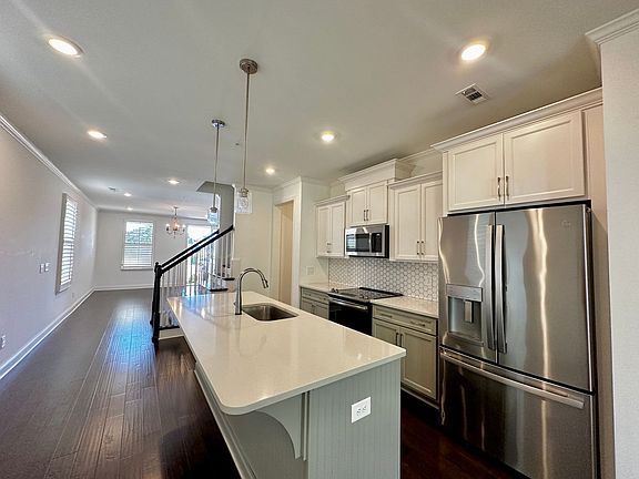 5th image of 3089 Sassafras Ln