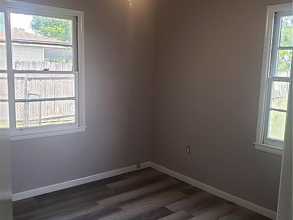 3rd image of 115 Vista Dr