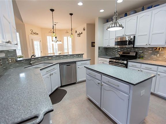 4th image of 1829 Cedar Bend Dr