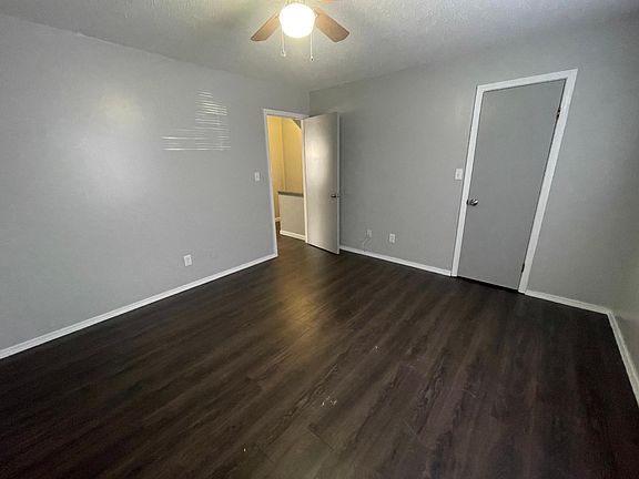 5th image of 2613 W C St