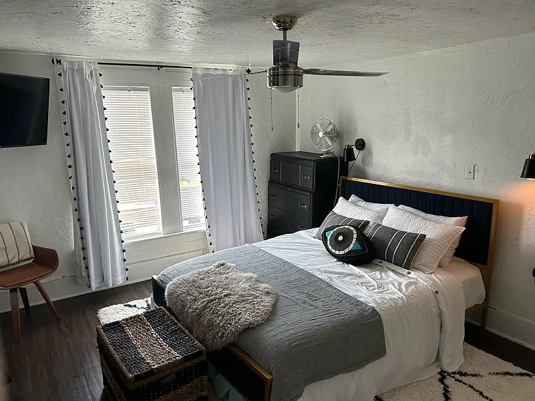 330 D St SW — Photo 3