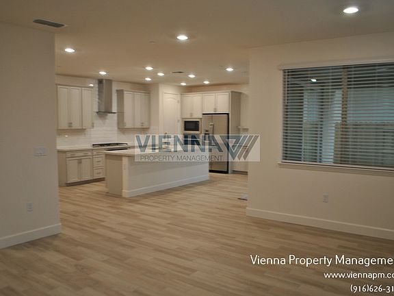 5th image of 3177 Southington Way