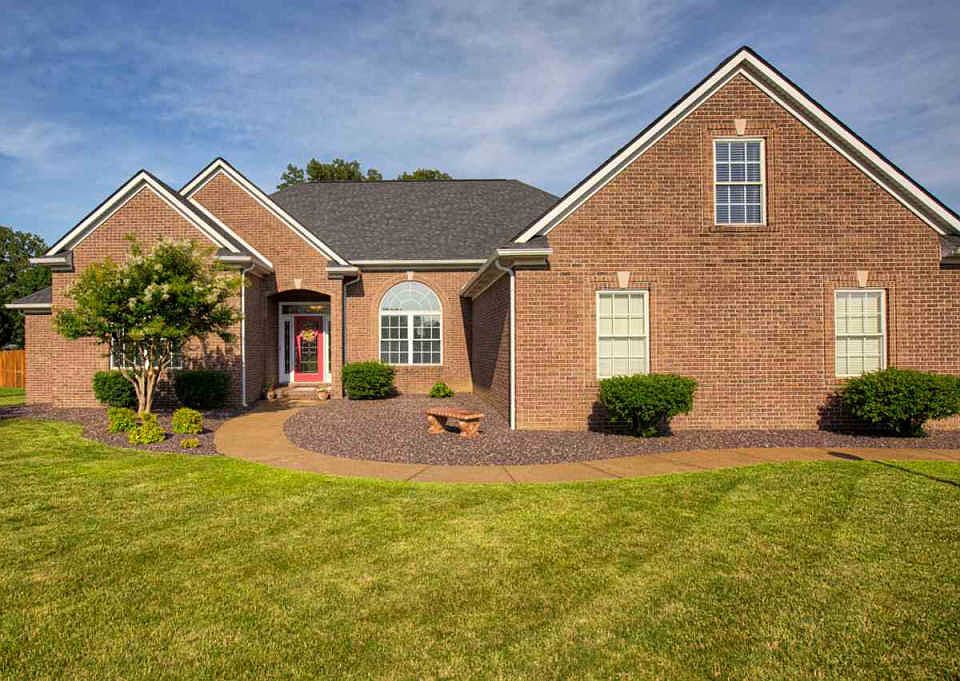 1st image of 7824 Margaret Cir