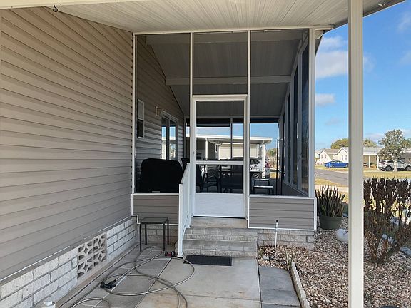 2nd image of 5505 Laurel Oak Dr #290