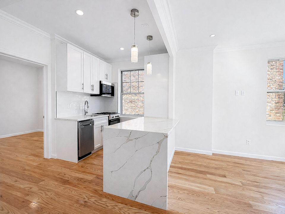 1st image of 27 Commerce St APT 5C