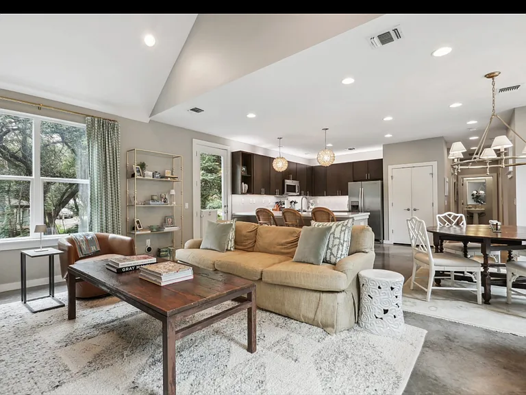 3001 Del Curto Rd — Photo 23