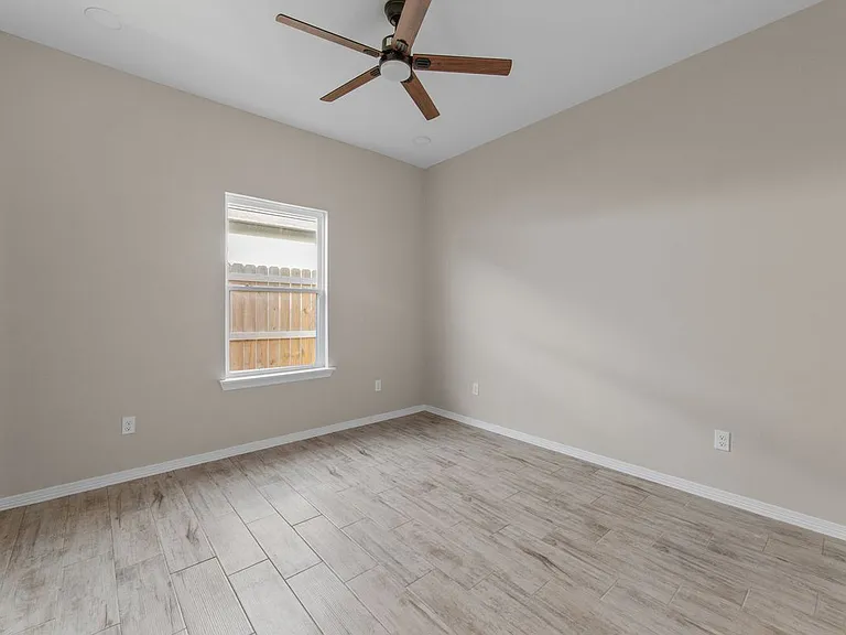 2428 N Valley Cir — Photo 9