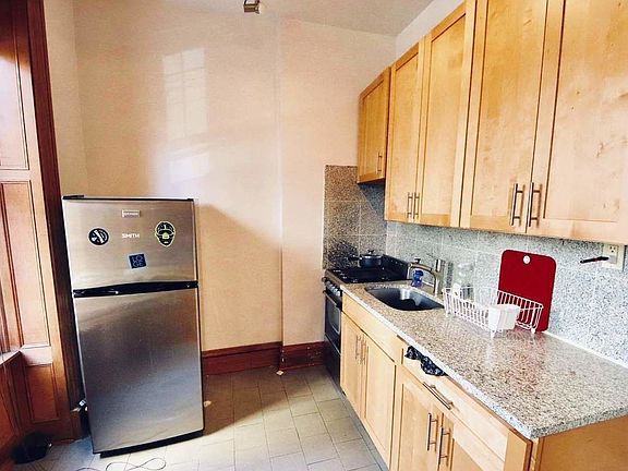 3rd image of 1688 York Ave #30