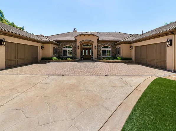 30243 Au Bon Climat Ct, Bonsall, CA 92003