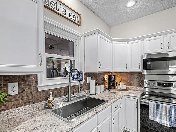 4th image of 4493 Glenchase Dr