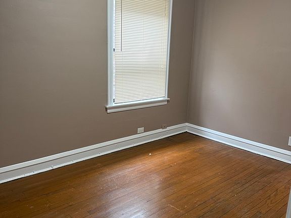 3rd image of 1745 E 84th Pl
