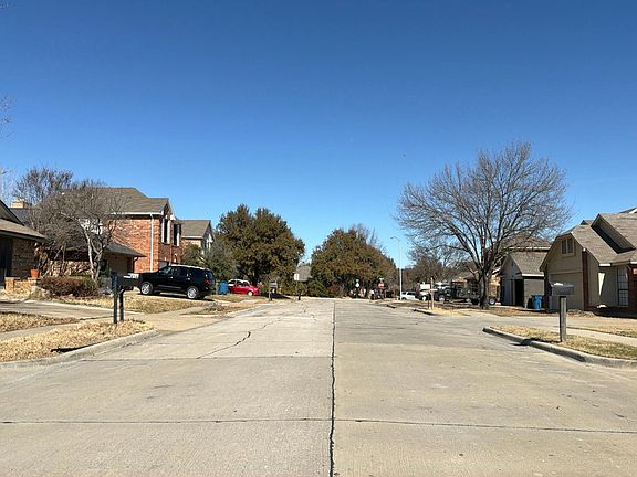 4th image of 909 Boxwood Dr