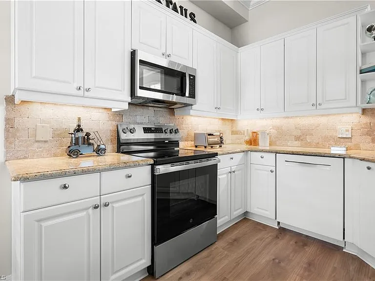 1540 Clermont Dr #F-403 — Photo 11