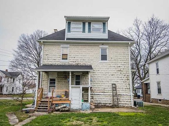 4th image of 1126 Broadway St