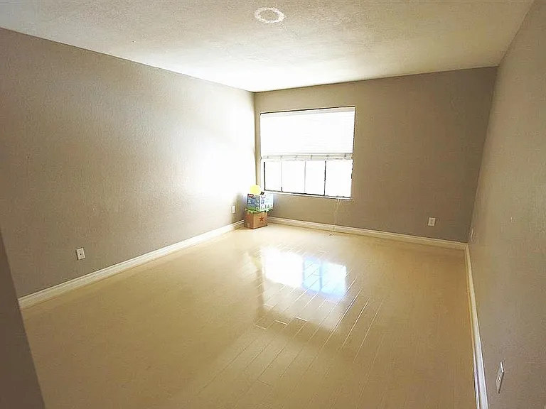 10895 Camino Ruiz #72 — Photo 7
